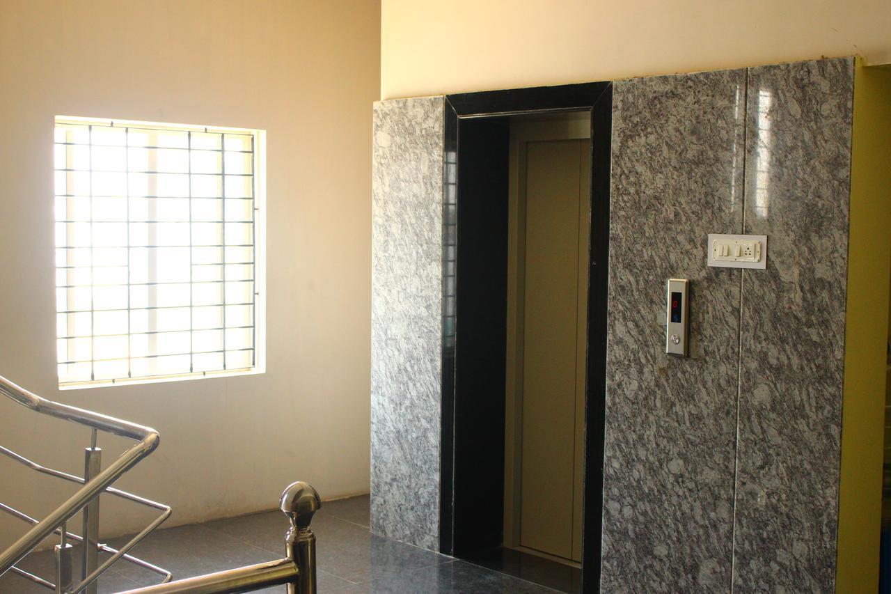 Chandran Hyline Chennai Exteriör bild
