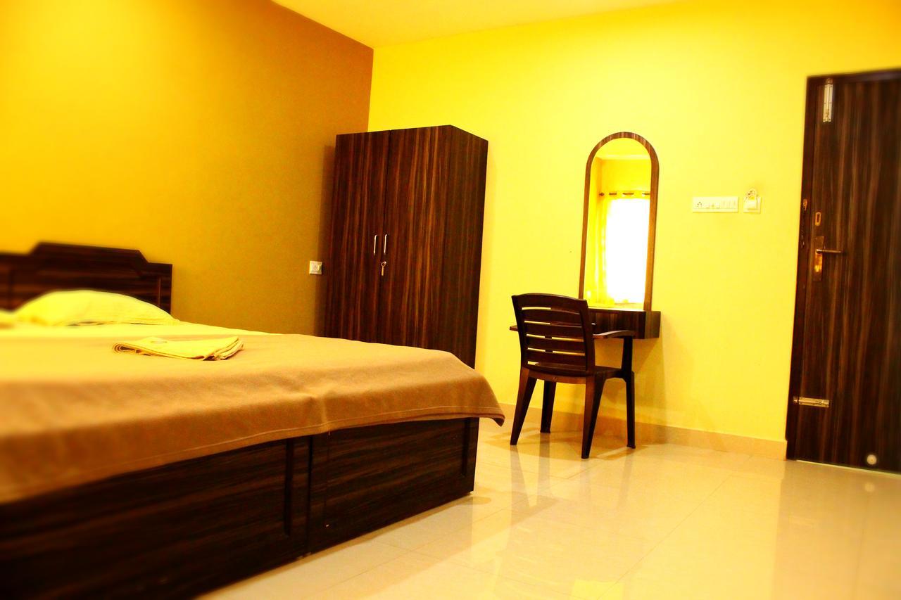 Chandran Hyline Chennai Exteriör bild